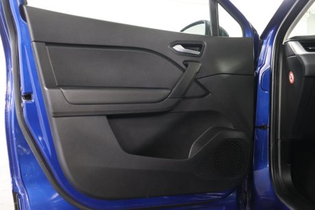 Renault Captur ICONIC TCE 44