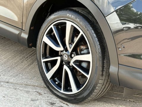 Nissan Qashqai 1.6 Qashqai Tekna dCi CVT 5dr 8