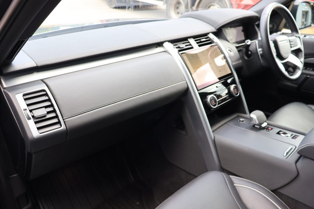 Land Rover Discovery 2023 R-DYNAMIC HSE MHEV commercial with a rear seat conversion 20