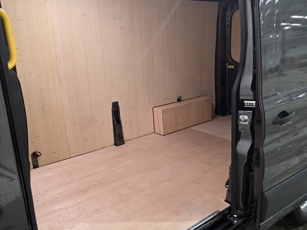 Ford Transit Transit 350 L3 Diesel FWD 2.0 Eco blue 165ps H2 Limited Van [NAV} 19