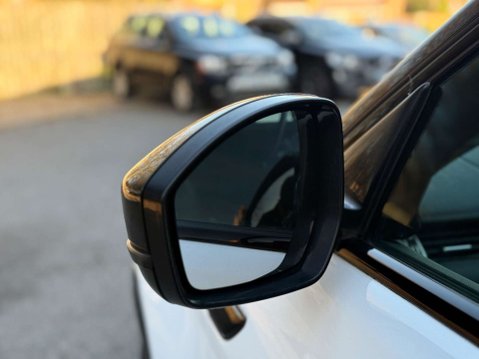 Land Rover Range Rover Evoque 2.2 SD4 Dynamic Auto 4WD Euro 5 (s/s) 3dr 25