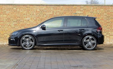 Volkswagen Golf R 2