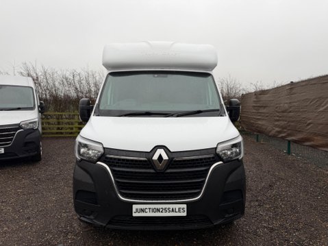 Renault Master 2.3 dCi ENERGY 35 Business Platform Cab FWD LWB Euro 6 (s/s) 2dr 3