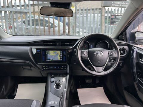 Toyota Auris VVTI BUSINESS EDITION TOURING SPORTS TSS 29