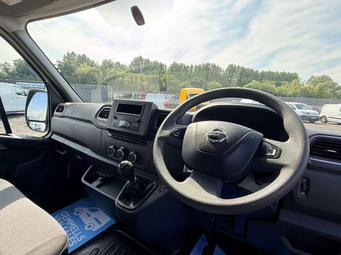 Nissan Interstar 2.3 Interstar Acenta dCi 12