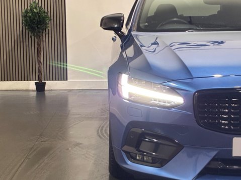 Volvo V90 2.0 D4 R-Design Auto Euro 6 (s/s) 5dr 58