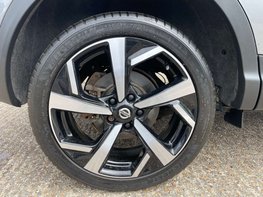 Nissan Qashqai 1.3 Qashqai N-Motion DiG-T 5dr 16
