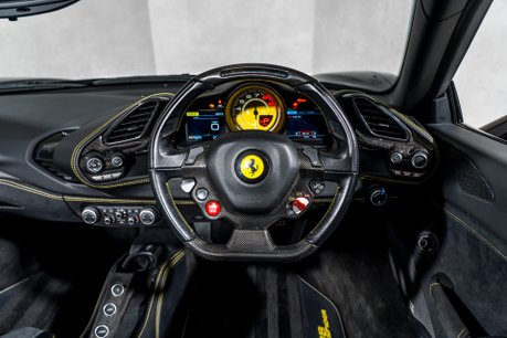Ferrari 488 SPIDER. CARBON INTERIOR. PASSENGER DISPLAY. LIFT. CARPLAY. FRONT END PPF. 25