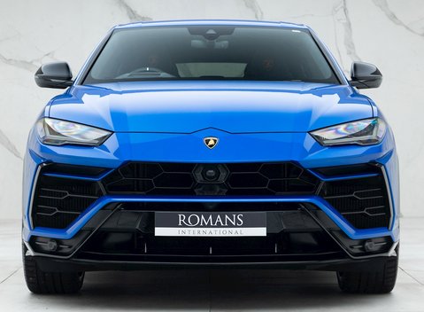 Lamborghini Urus 4