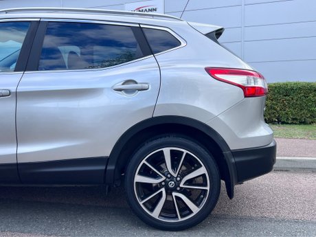 Nissan Qashqai 1.6 dCi Tekna 2WD Euro 6 (s/s) 5dr 11