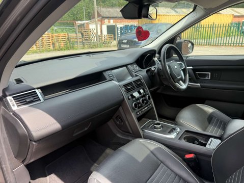 Land Rover Discovery Sport 2.0 Discovery Sport Dynamic Luxury HSE Si4 Auto 4WD 5dr 11