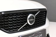 Volvo XC40 2.0 XC40 + B4 MHEV AWD Auto 5dr 28