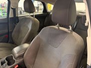Ford Focus 1.6 TDCi Titanium Euro 5 (s/s) 5dr 34