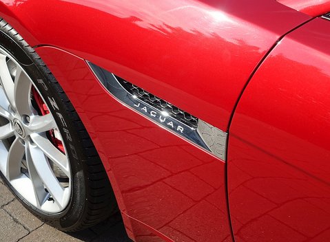 Jaguar F-Type V6 S Convertible 10