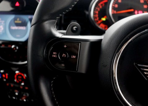 Mini Hatch 2.0 Cooper S Sport Auto 3dr 27