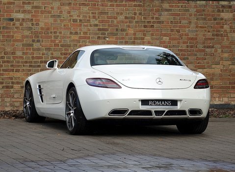 Mercedes-Benz SLS AMG 9