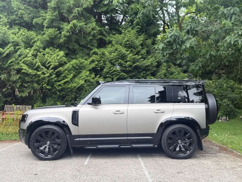 Land Rover Defender 3.0 Defender X-Dynamic S D MHEV Auto 4WD 5dr 5