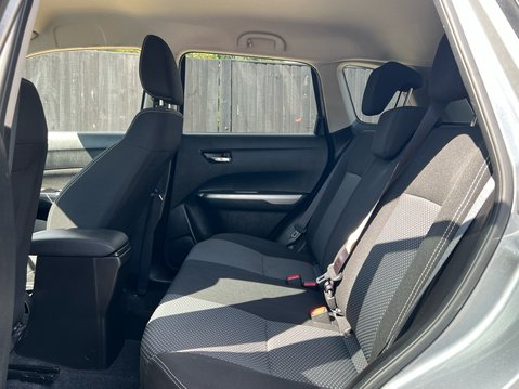 Suzuki Vitara SZ-T BOOSTERJET MHEV 9