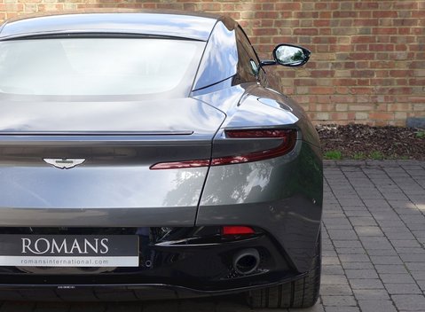 Aston Martin DB11 18