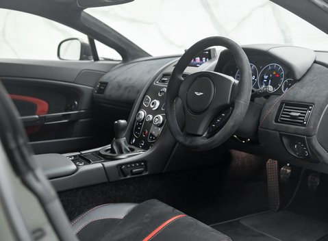 Aston Martin V12 Vantage S 13