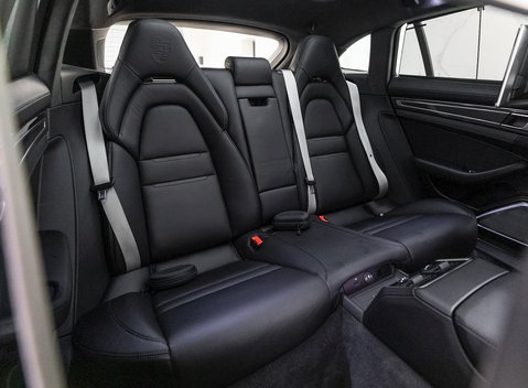 Porsche Panamera Turbo S E-Hybrid Sport Turismo 13
