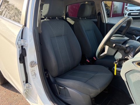 Ford Fiesta 1.4 TITANIUM AUTOMATIC 3