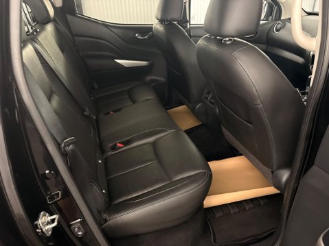 Nissan Navara 2.3 dCi Tekna Auto 4WD Euro 6 4dr 6
