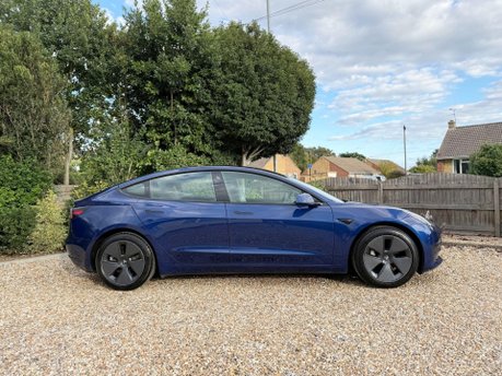 Tesla Model 3 Standard Range Plus Auto RWD 4dr 5