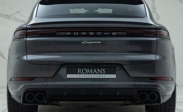 Porsche Cayenne E-HYBRID coupe 8