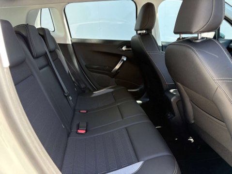 Peugeot 2008 1.2 2008 Allure Semi-Auto 5dr 18
