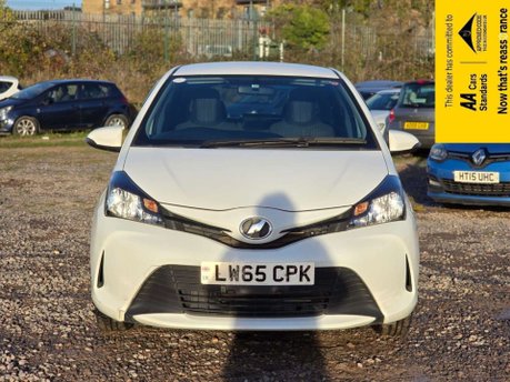 Toyota Yaris 1.33 Dual VVT-i Design Hatchback 5dr Petrol Multidrive S Euro 6 (99 ps) 3