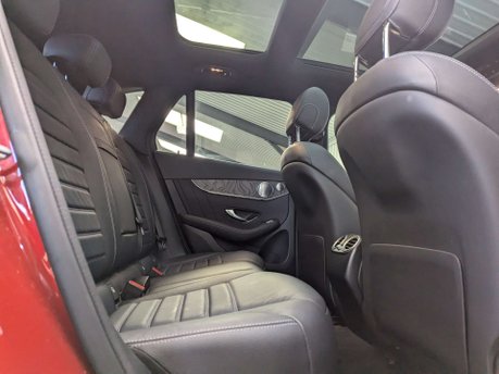 Mercedes-Benz GLC 2.0 GLC 300 AMG Line Premium+ D 4Matic Auto 4WD 5dr 64