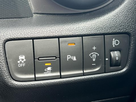 Hyundai KONA PREMIUM 39