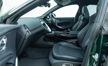 Aston Martin DBX 707 17