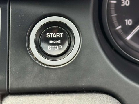 Land Rover Discovery Sport 2.0 Discovery Sport Black HSE TD4 Auto 4WD 5dr 42