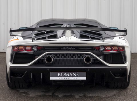 Lamborghini Aventador SVJ LP 770-4 5