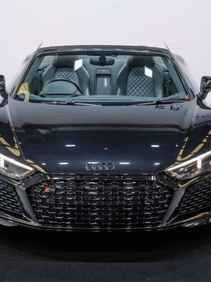 Audi R8 5.2 FSI V10 Spyder 2dr Petrol S Tronic quattro Euro 6 (s/s) (570 ps) 2