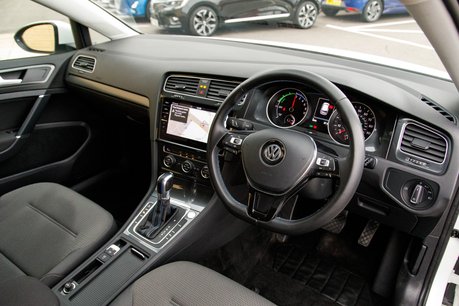 Volkswagen Golf E-GOLF