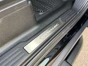 Land Rover Defender 3.0 D250 MHEV X-Dynamic SE Auto 4WD Euro 6 (s/s) 3dr 53