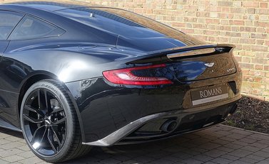 Aston Martin Vanquish Carbon Edition 12