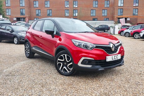 Renault Captur ICONIC TCE..AUTOMATIC..4 SERVICES.SAT NAV.,A/CON