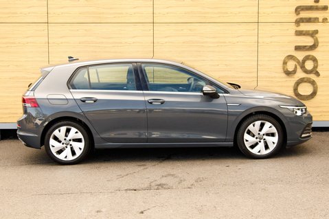 Volkswagen Golf STYLE TSI 9