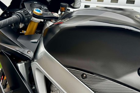 Aprilia RSV 1.1 RSV 4 1100 Factory 16