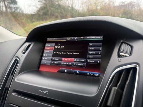 Ford Focus 1.0 Focus Zetec 5dr 17