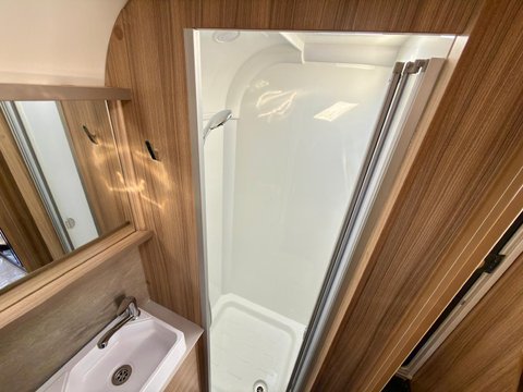 Bailey Phoenix 420 GT75 23