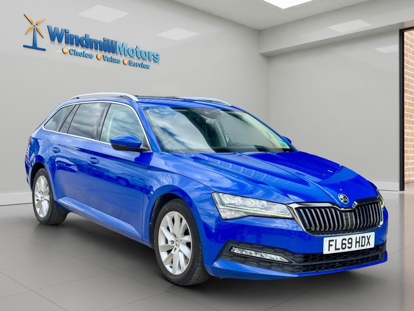 2019 Skoda Superb exterior view