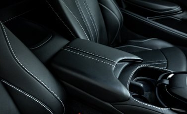 Aston Martin Vantage V8 29