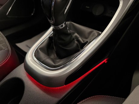 Vauxhall Astra GTC 1.6T 16V SRi Euro 5 3dr 9