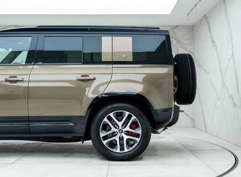 Land Rover Defender 110 X P400 34