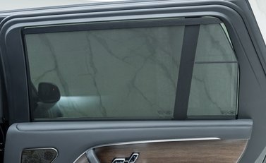 Land Rover Range Rover P460e Autobiography LWB 18